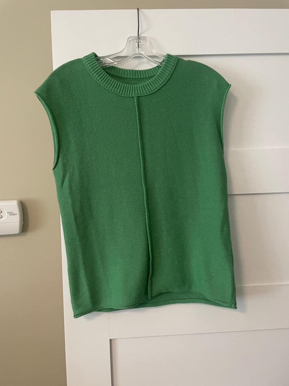 Green crew neck cap sleeve sweater